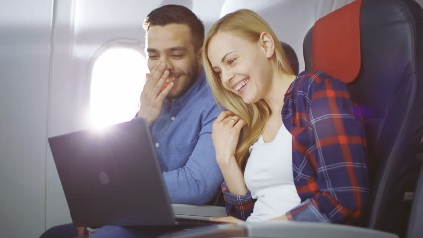 How to watch movies on a plane without internet sale